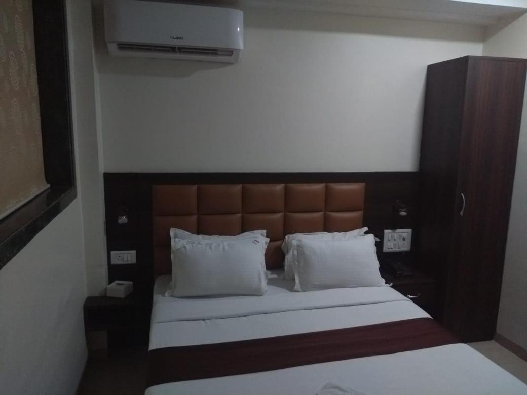 Fabhotel Galaxy Suite ムンバイ エクステリア 写真