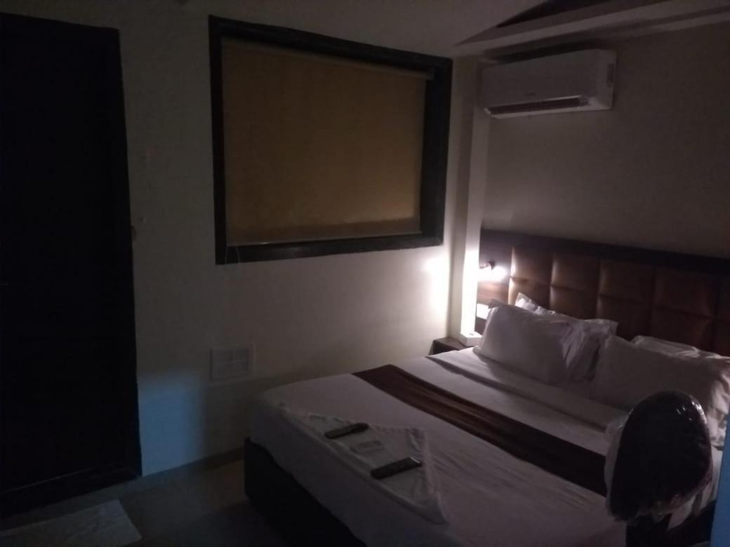 Fabhotel Galaxy Suite ムンバイ エクステリア 写真