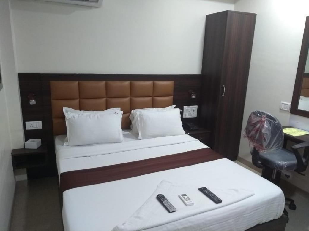 Fabhotel Galaxy Suite ムンバイ エクステリア 写真